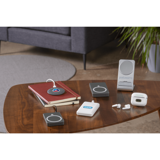 Solekick™ MagClick™ 10000 15W Wireless Power Bank Solekick™ MagClick™ 10000 15W Wireless Power Bank